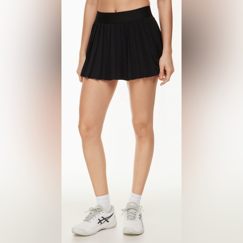 Aritzia TNA Black Tennis Skirt